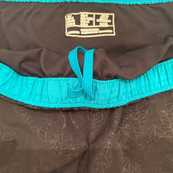 New Balance Shorts, Size S, Women's, Black and Teal, Geometric pattern - Picture 4 of 8